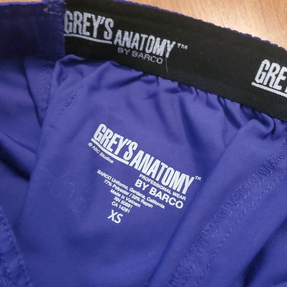 Xs greys anatomy purple scrub pants - Picture 2 of 2